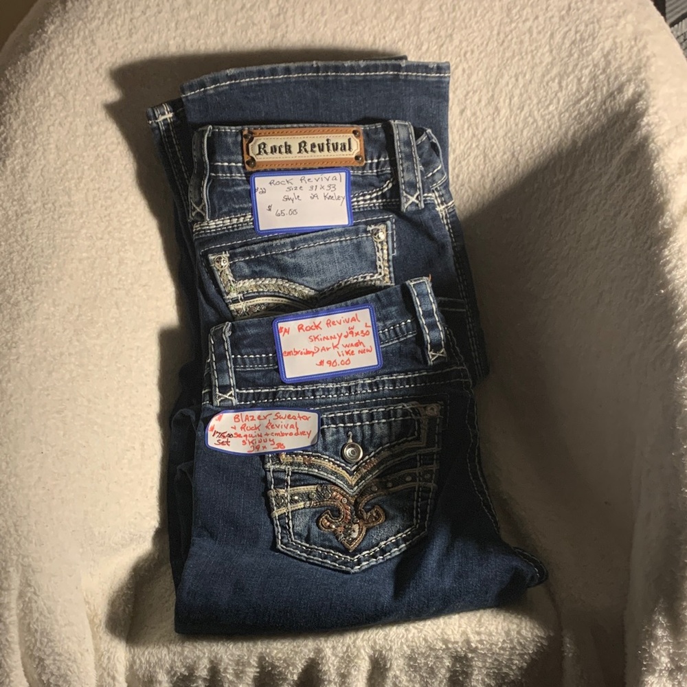 One Pair Rock Revival Women's Dark Blue Jeans with Embroidered Pockets